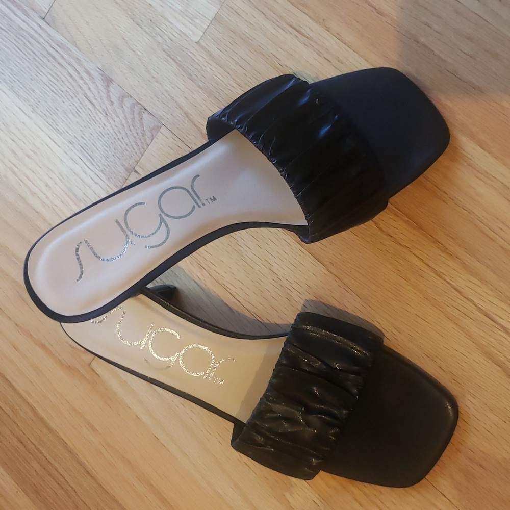 Women's shoes